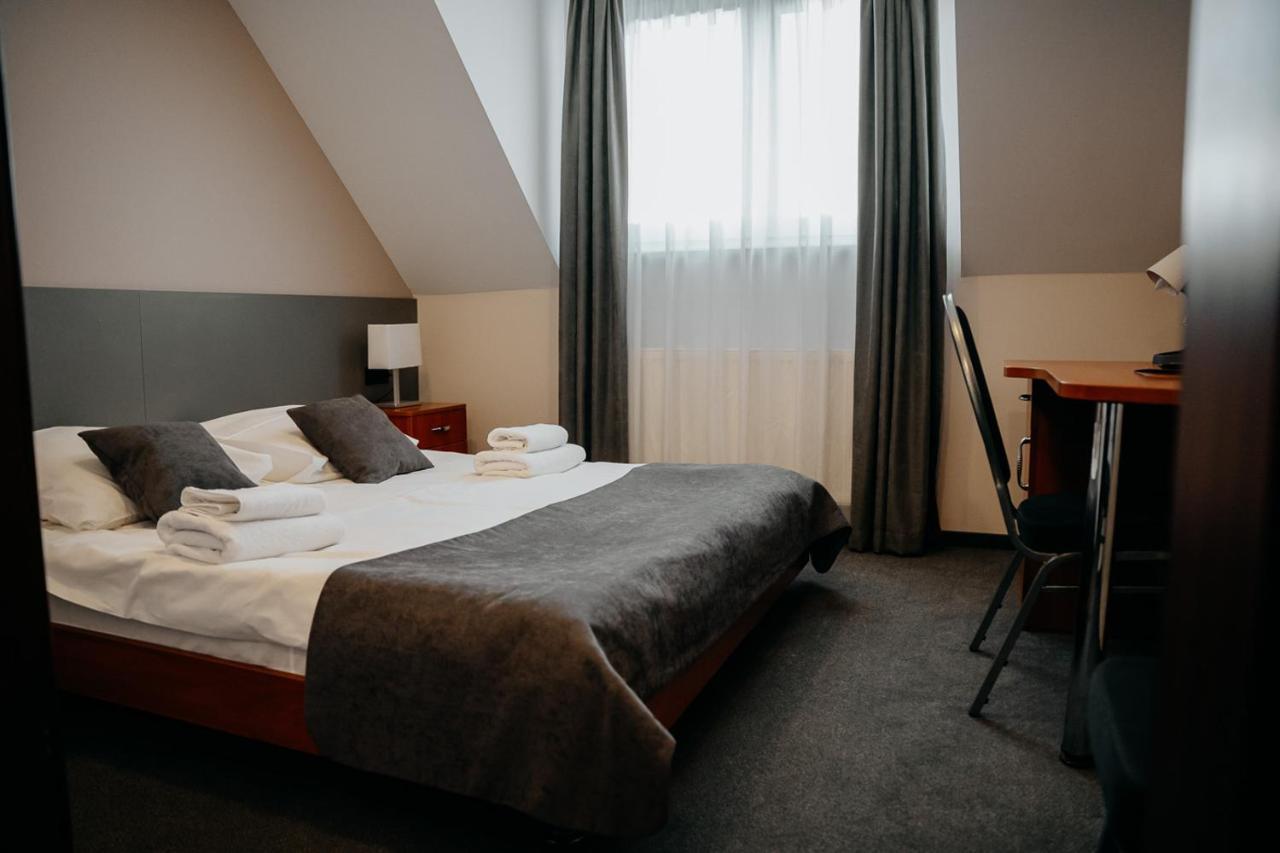 Hotel Resident Nowa Sarzyna Εξωτερικό φωτογραφία