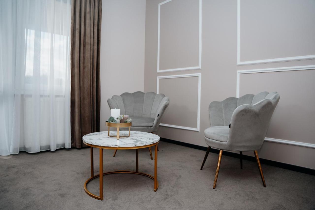 Hotel Resident Nowa Sarzyna Εξωτερικό φωτογραφία