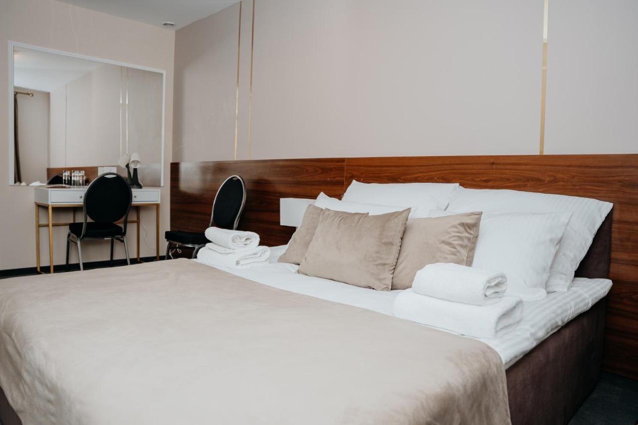 Hotel Resident Nowa Sarzyna Εξωτερικό φωτογραφία
