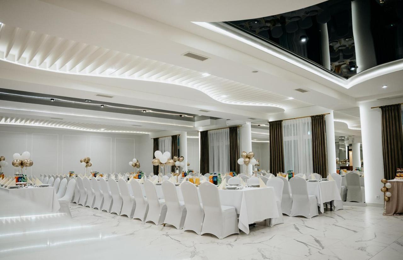 Hotel Resident Nowa Sarzyna Εξωτερικό φωτογραφία